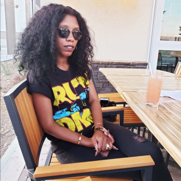 Meet your Posher, Nikeisha - Picture 1 of 1